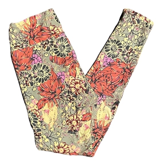 ⭐️4 for $10⭐️Floral Patterned Leggings. Women's Size Small / Medium. - Picture 1 of 5